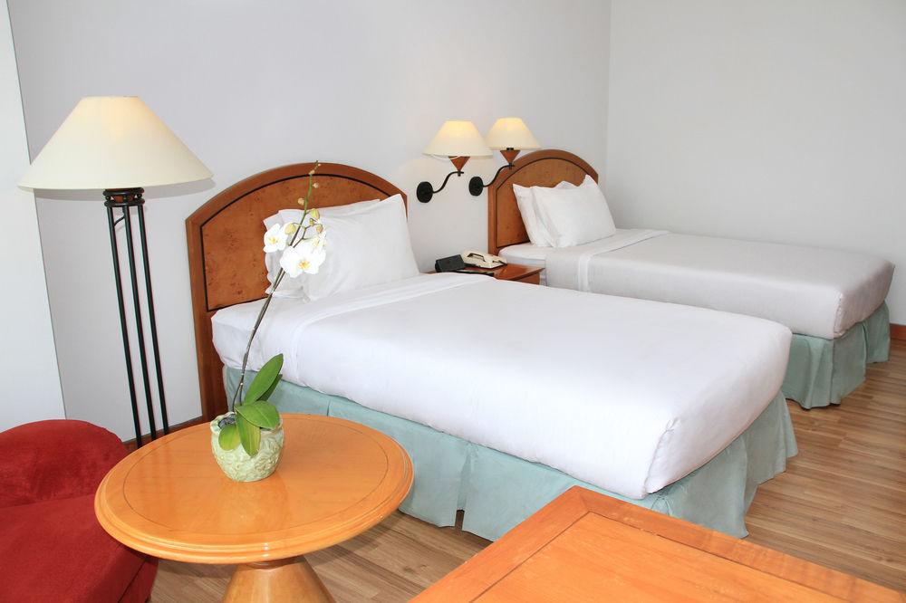 Four Points By Sheraton Batam Nagoya Extérieur photo