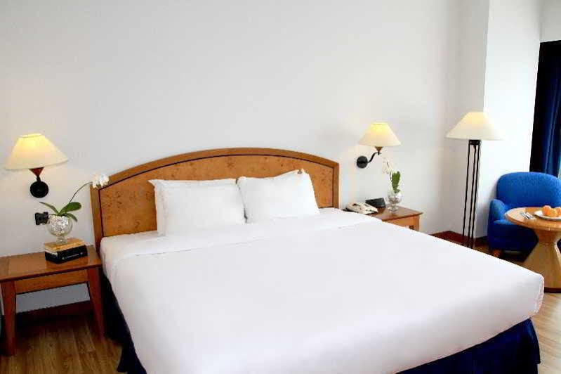 Four Points By Sheraton Batam Nagoya Extérieur photo